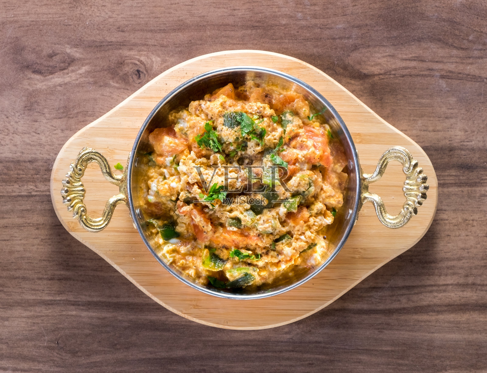 用不同方法烹制的肉类和鸡肉菜肴照片摄影图片