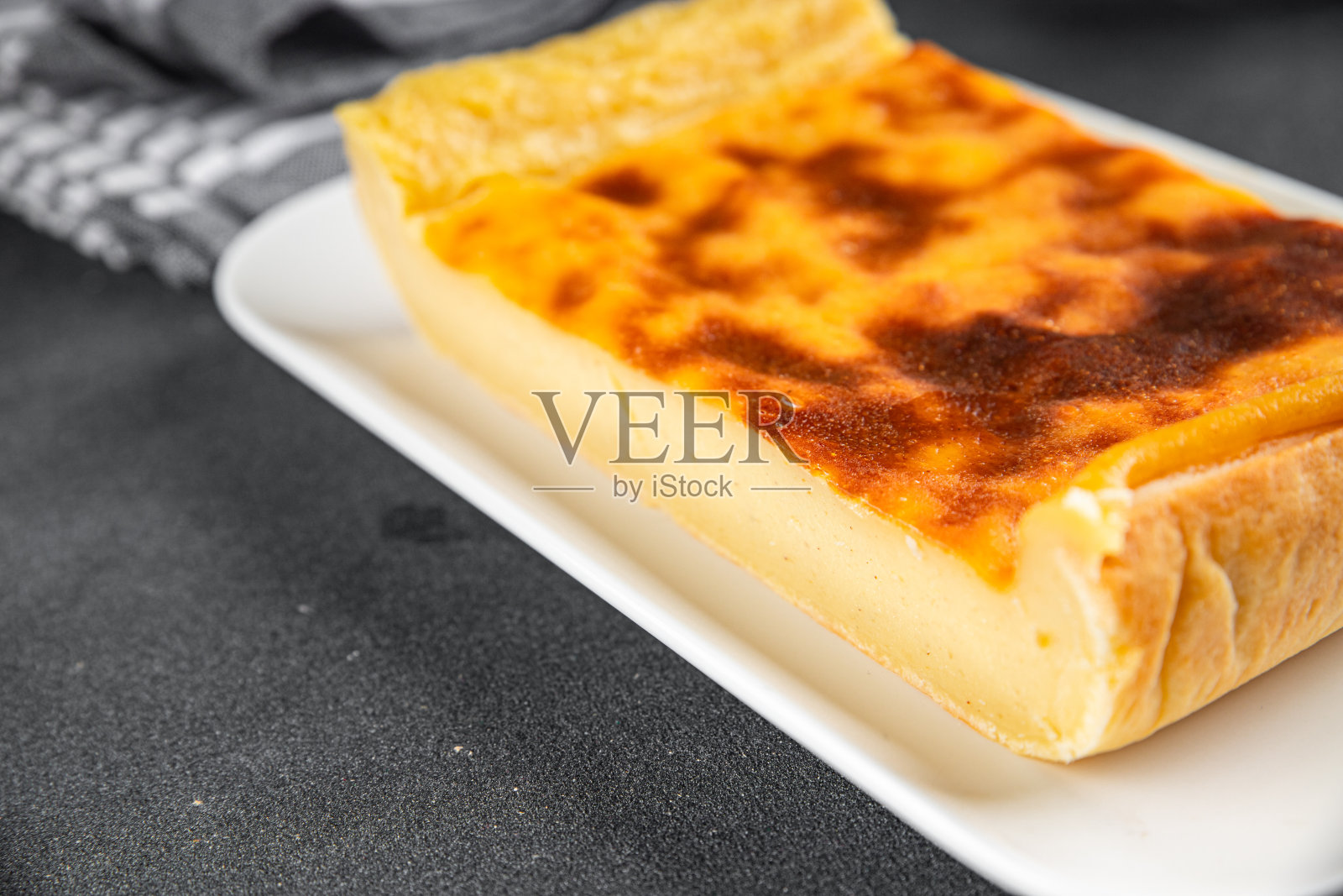 果馅饼、甜点、烤蛋、奶油、酥饼、生面团、美味鲜食、烹饪开胃餐食品照片摄影图片