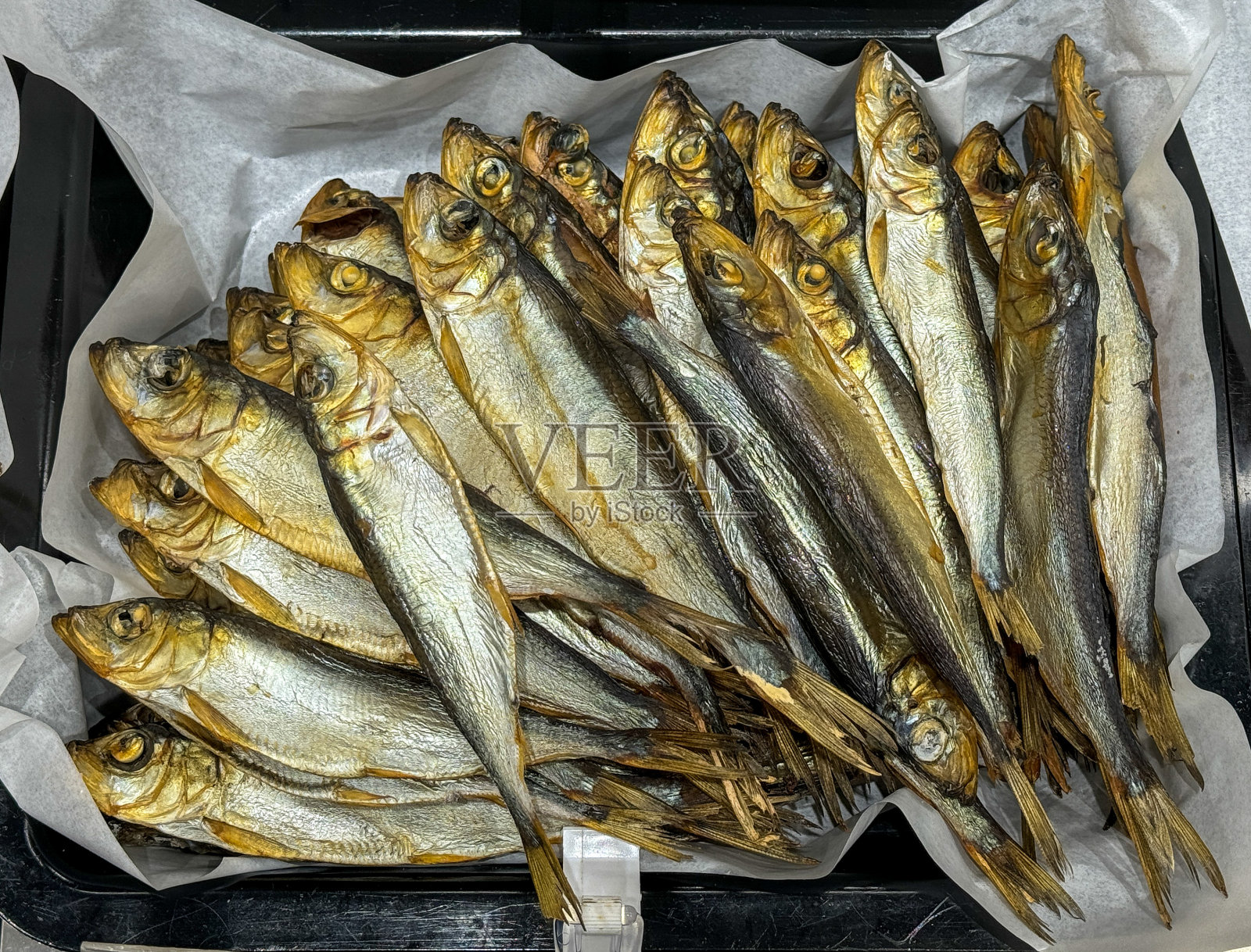 市场上的熏鱼特写照片摄影图片