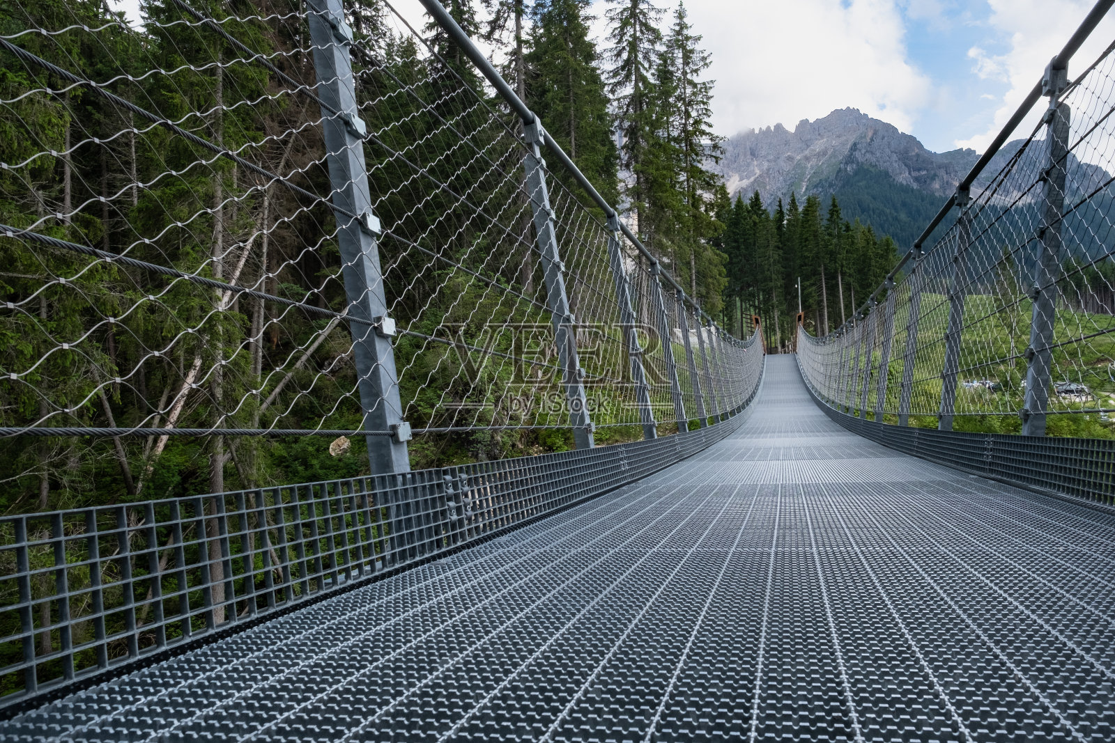 卡雷扎湖，意大利特伦蒂诺照片摄影图片