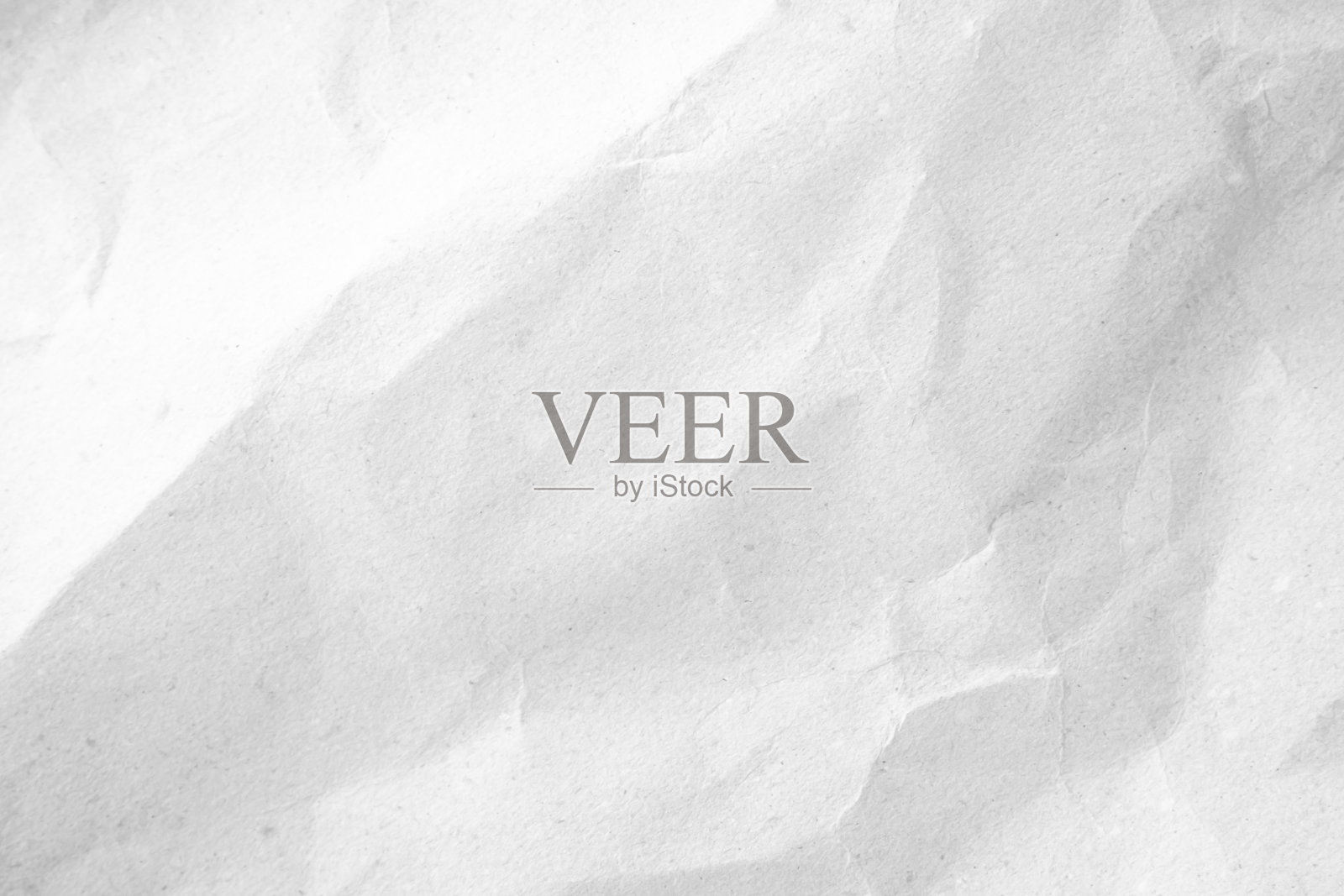 白色再生工艺纸纹理为背景。灰色的纸张纹理，旧的复古页或旧报纸的垃圾小插图。图案粗糙艺术折痕垃圾字母。有文字复制空间的硬纸板。照片摄影图片