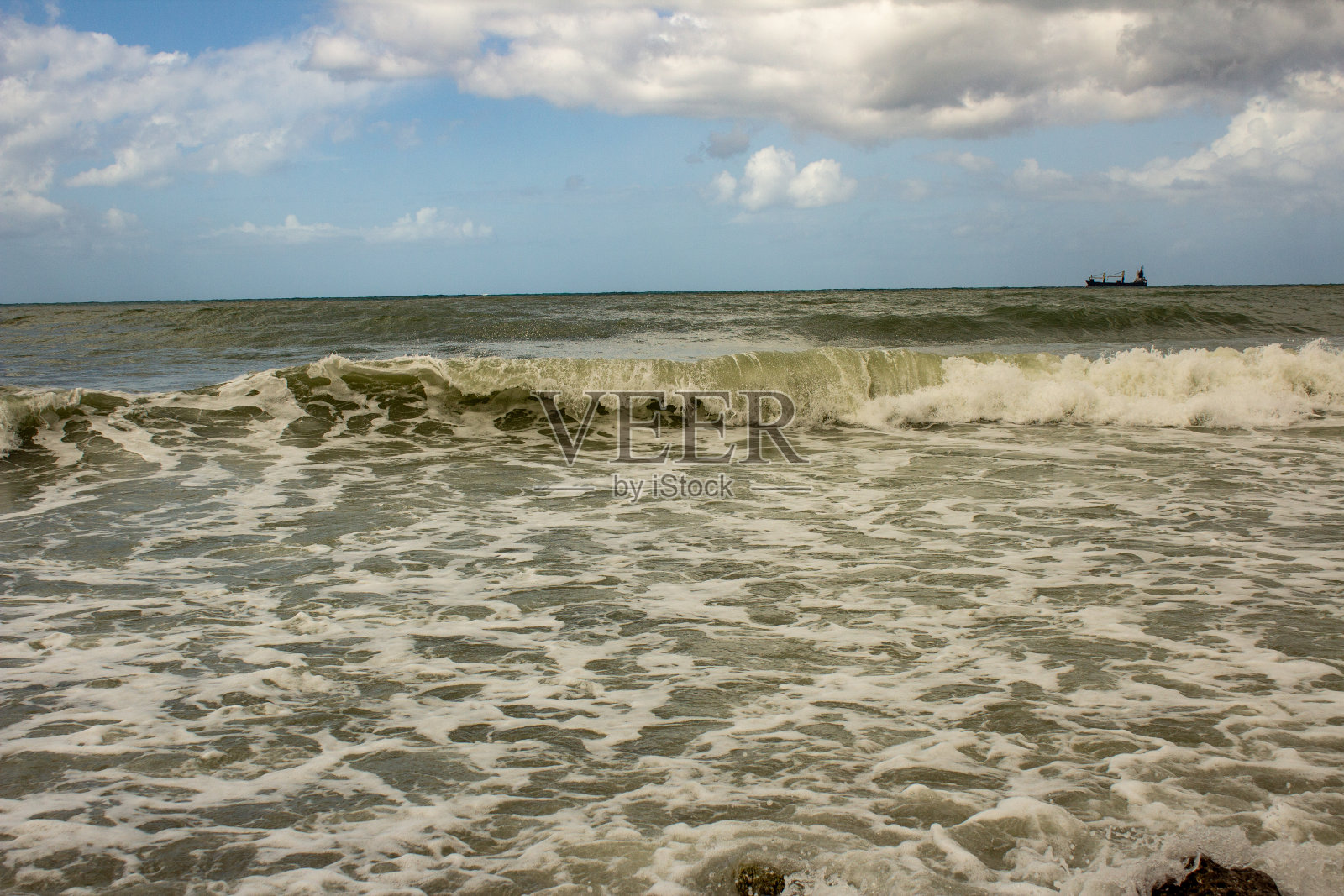 黑山，巴尔，亚得里亚海海岸的暴风雨照片摄影图片