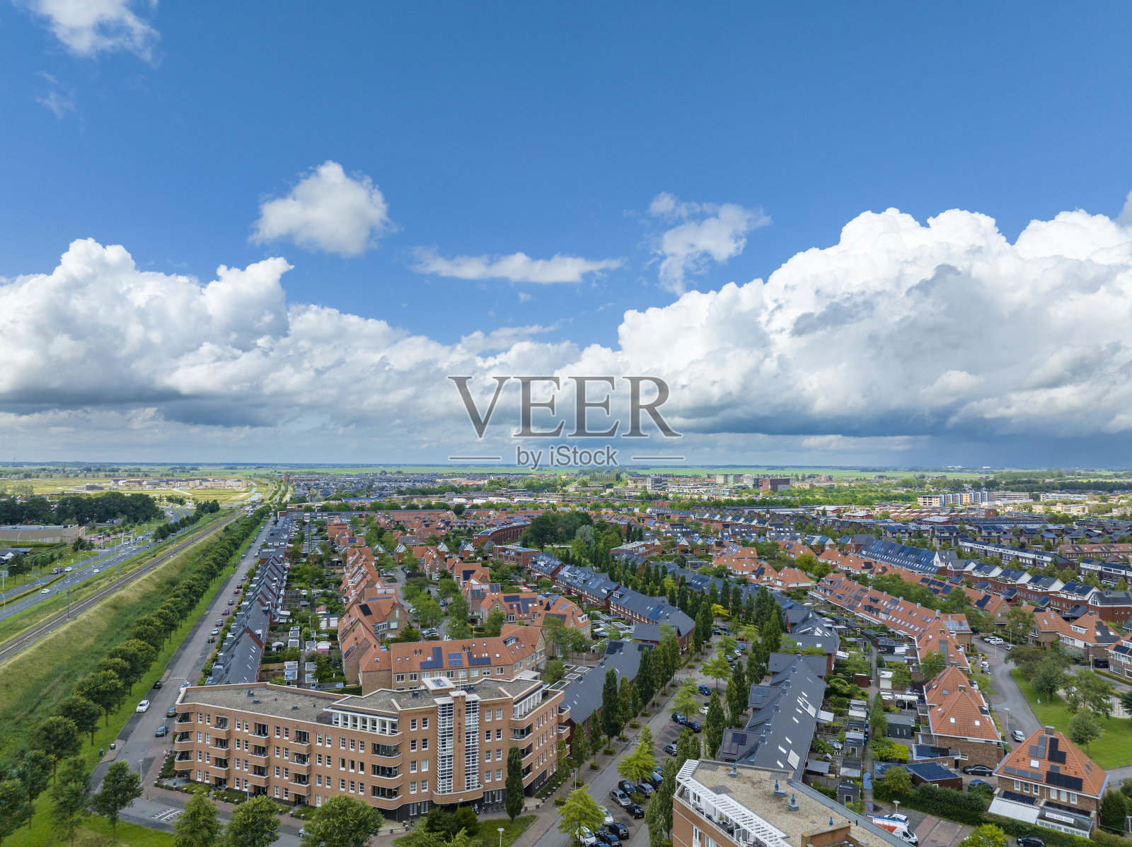 从上面看，兹沃勒的Stadshagen住宅区照片摄影图片