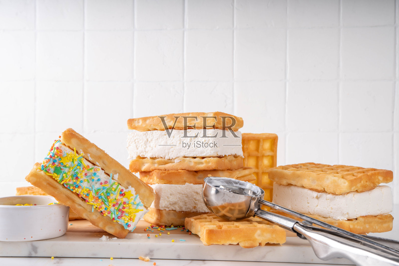 华夫冰淇淋三明治照片摄影图片