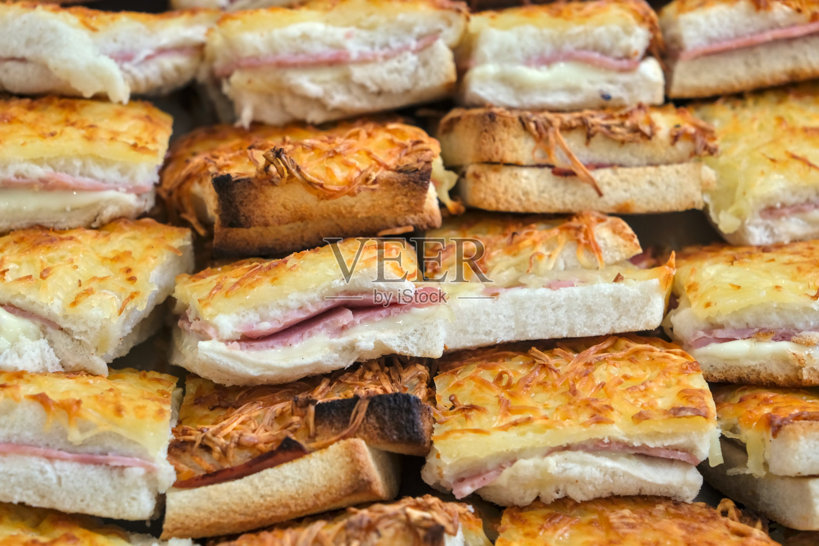 美味小蛋糕的特写，迷你美食。照片摄影图片