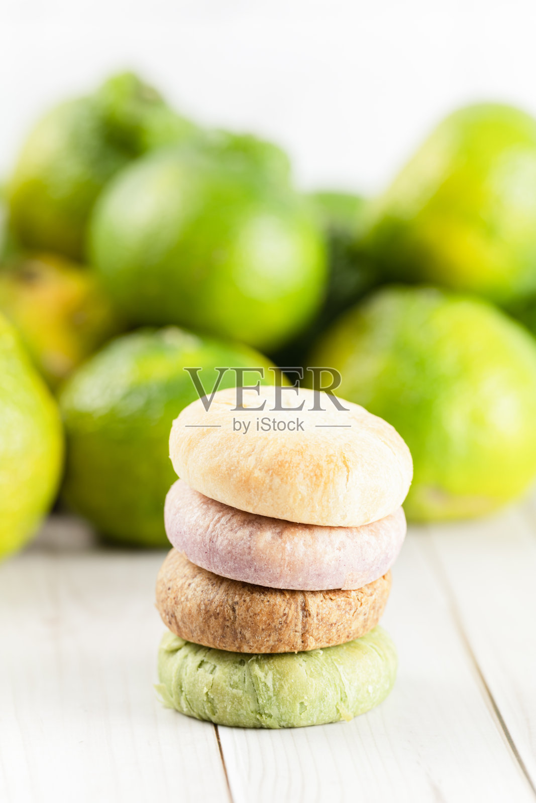 桌上的饼干照片摄影图片