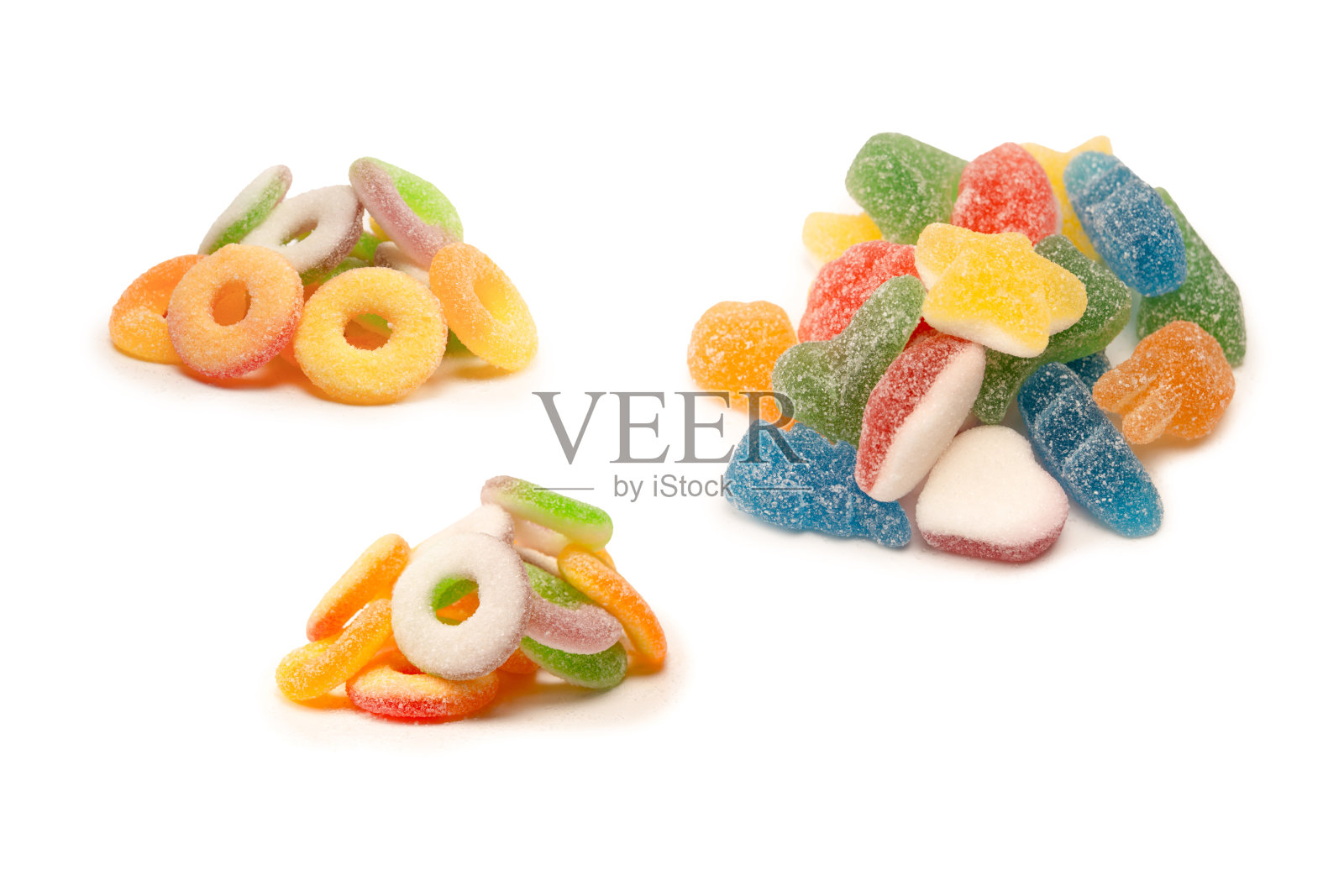 各式各样的软糖被隔离在白色的背景上。前视图。照片摄影图片