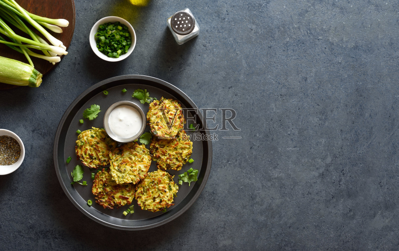 蔬菜素食西葫芦馅饼照片摄影图片