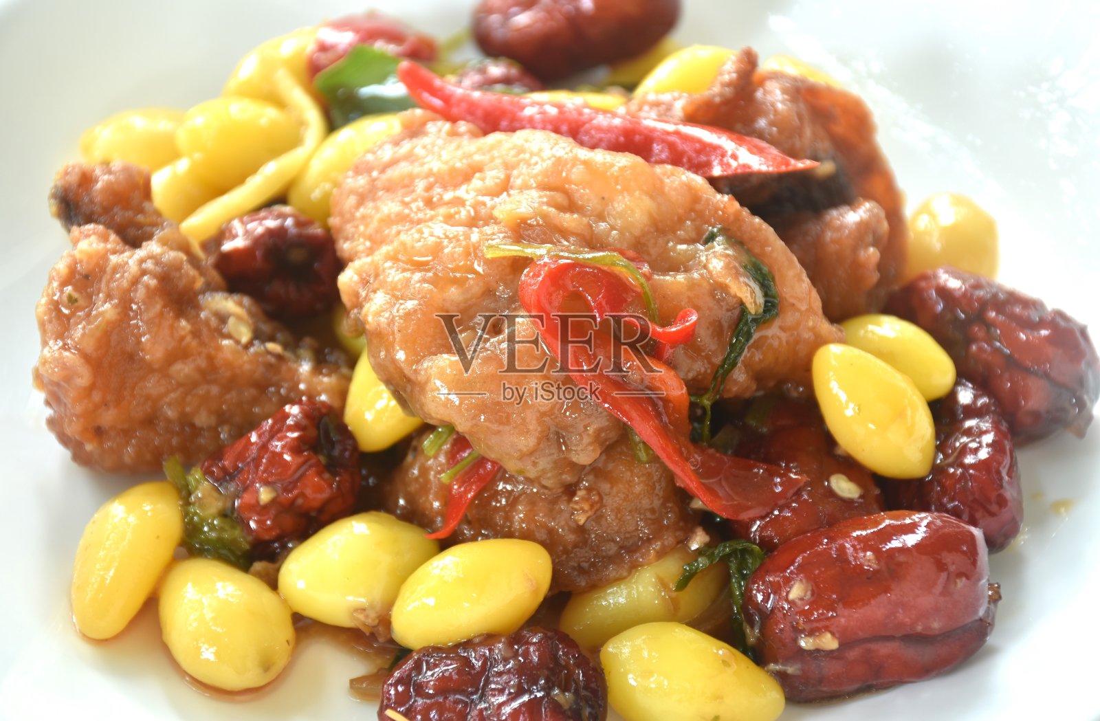 黄银杏、酸枣、黑香菇炸芒果片鱼照片摄影图片