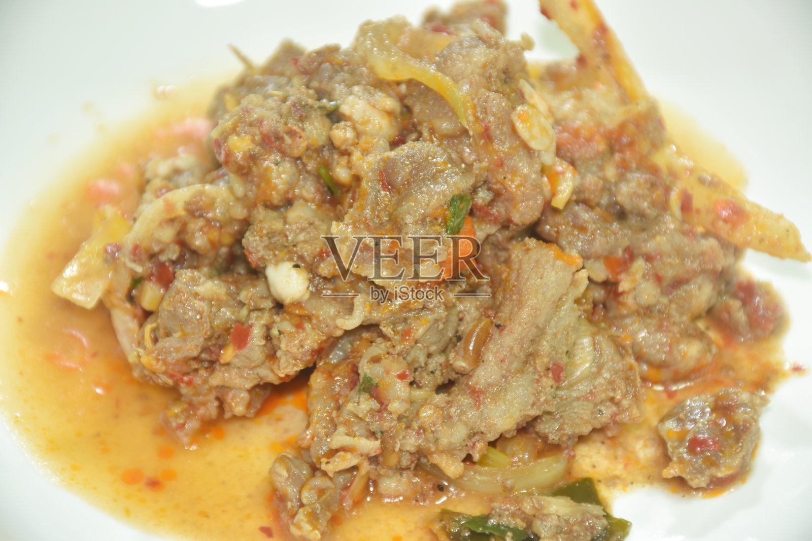 香炒牛肉片配甜辣酱照片摄影图片