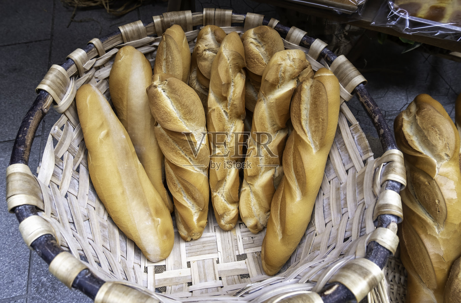 市场上的手工面包照片摄影图片