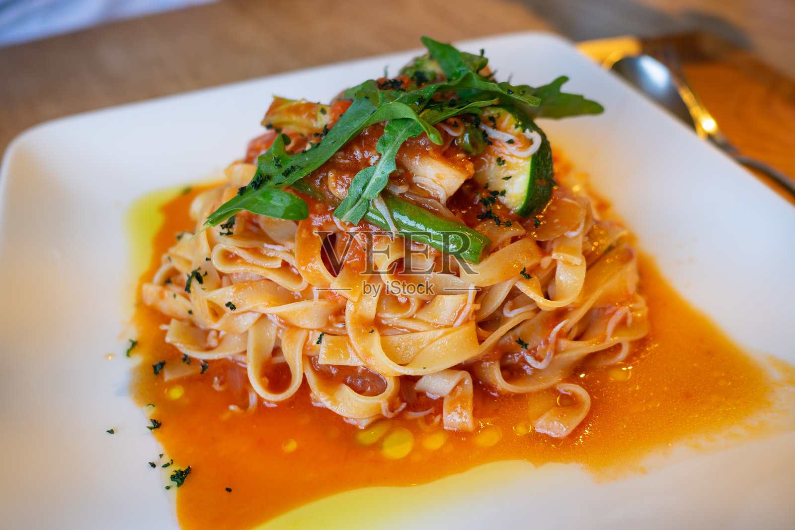 番茄酱意面。面条。照片摄影图片