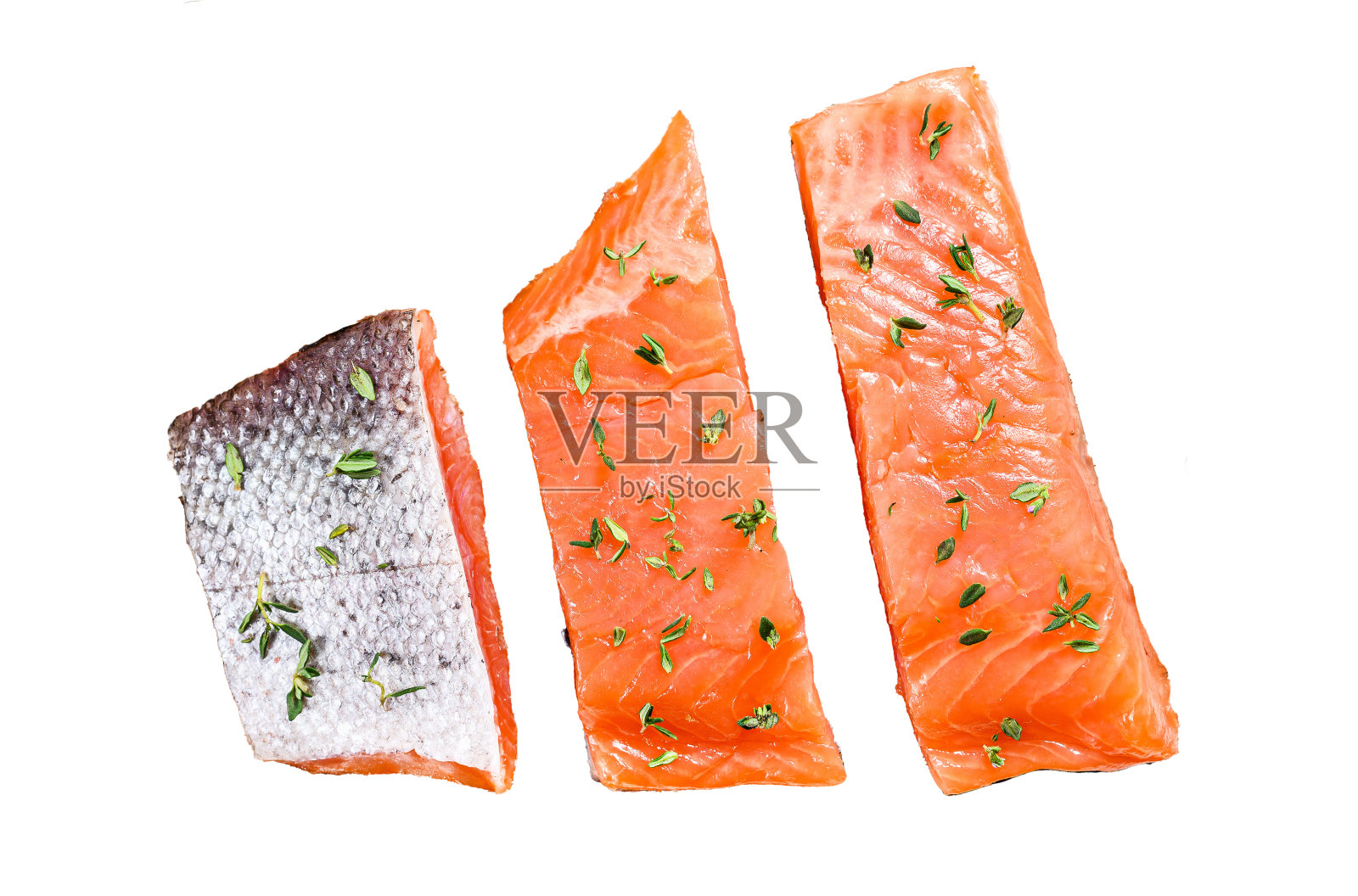 新鲜大西洋鲑鱼片孤立在白色背景。前视图。照片摄影图片