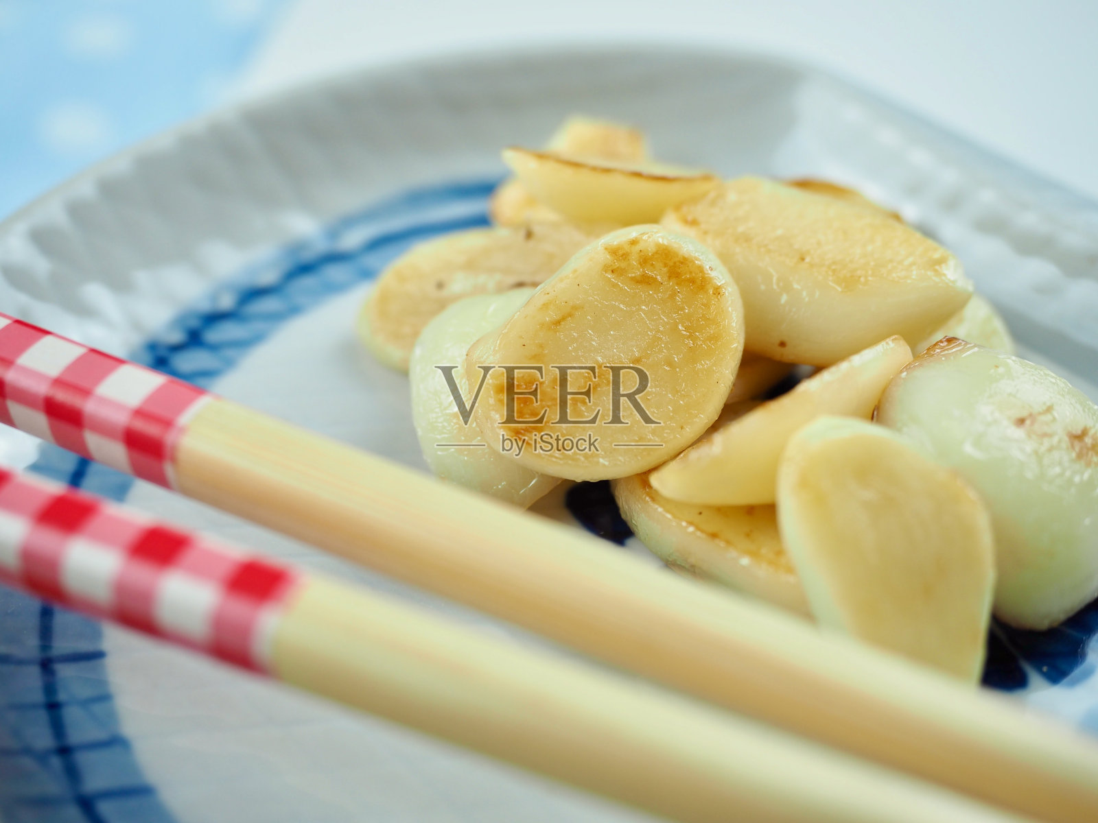 有机大蒜烤筷，食品照片摄影图片