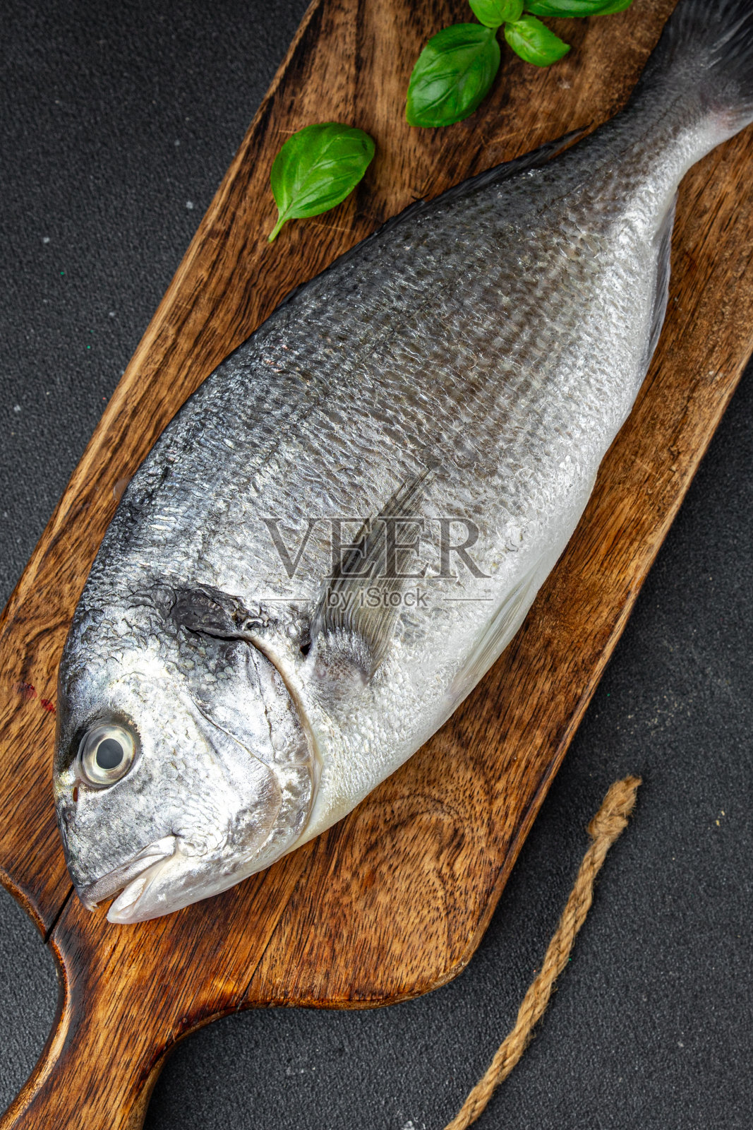 海鲷鱼生海鲜美味新鲜健康饮食烹饪开胃菜餐食品小吃在桌子上复制空间食品背景质朴的生酮或古饮食鱼素照片摄影图片