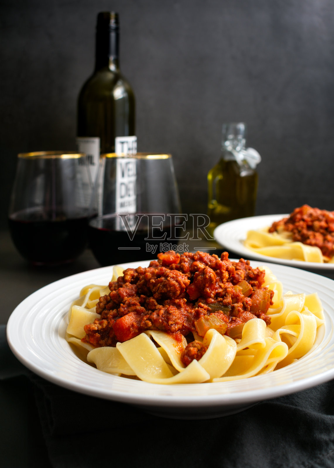 一碗正宗的意大利肉酱的特写照片摄影图片