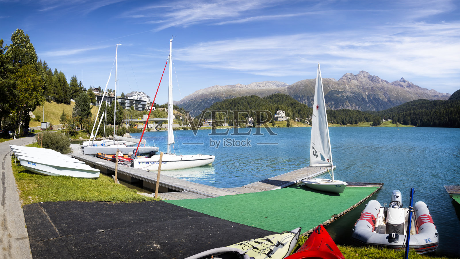 假期在瑞士-观赏湖圣莫里茨与小码头照片摄影图片