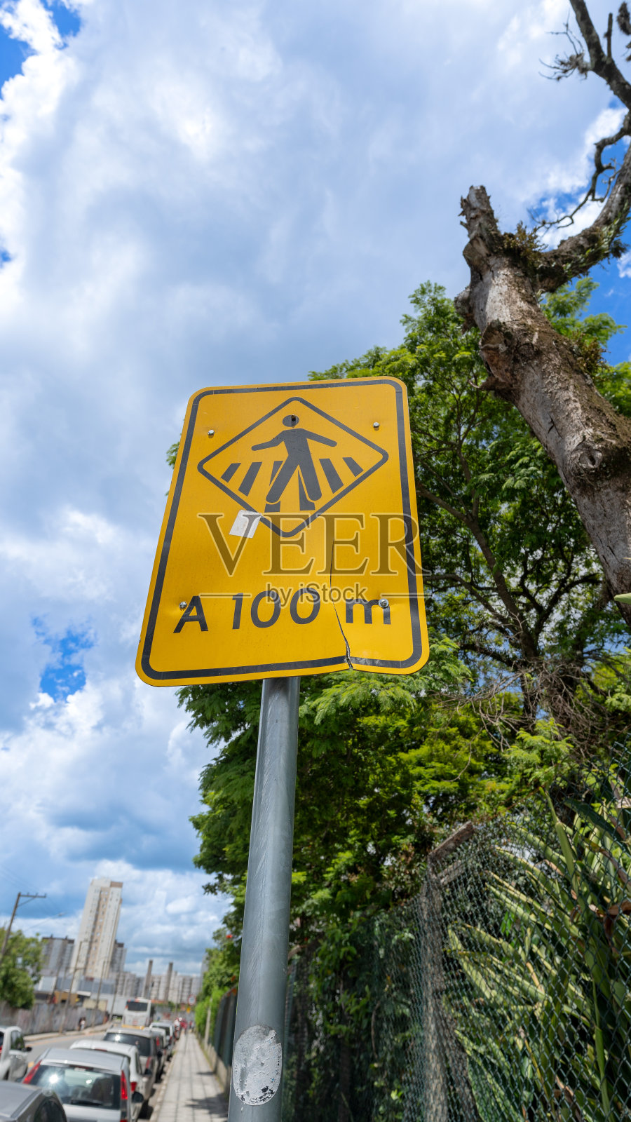 行人过街交通标志照片摄影图片