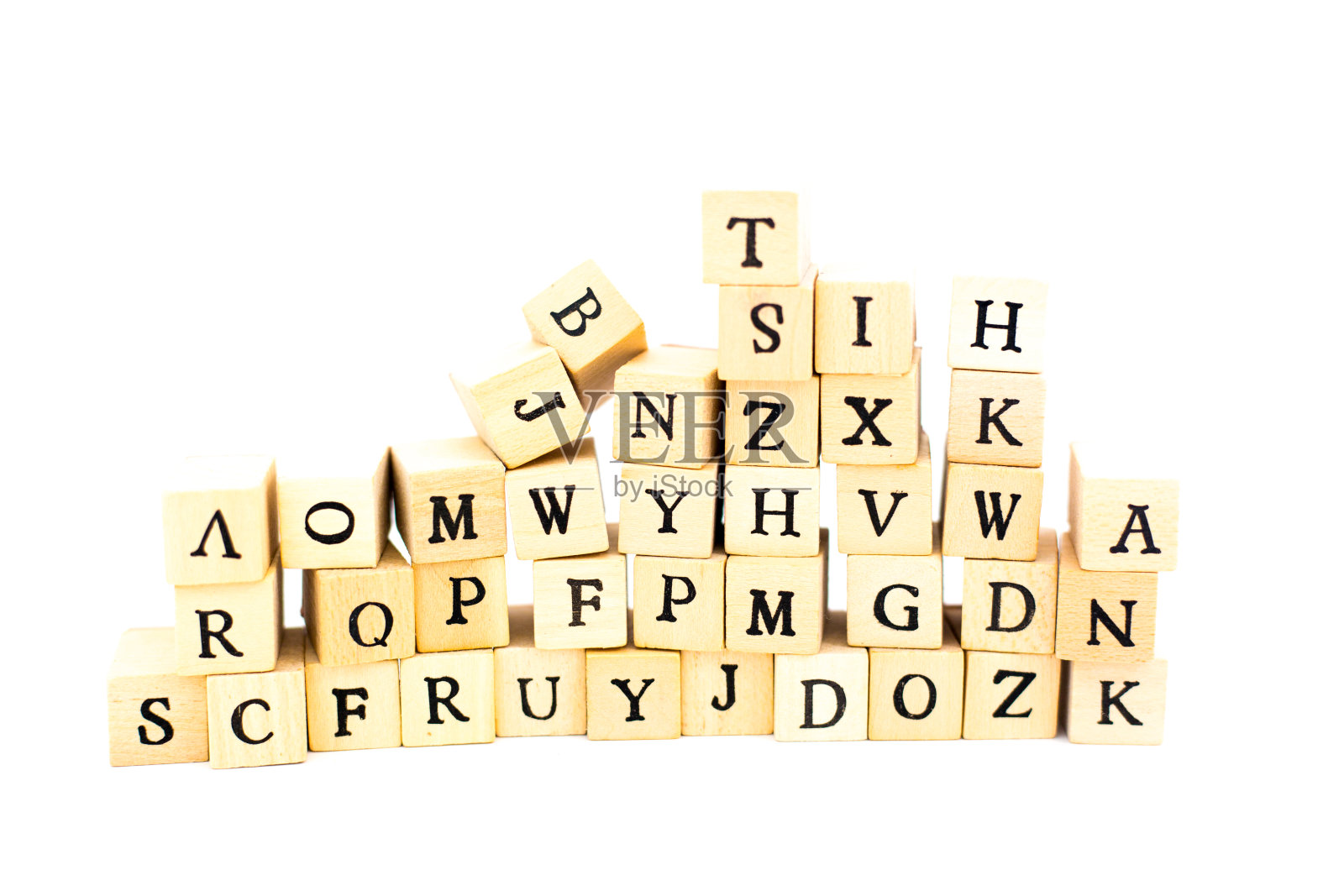 杂乱的木块字母字母表，白色背景照片摄影图片
