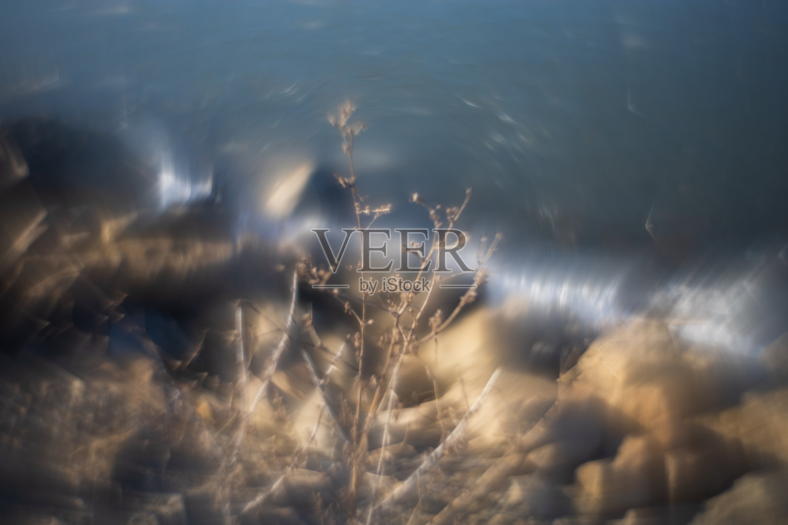 自然的抽象照片图像。与旧手动镜头的照片，镜头转动。照片摄影图片