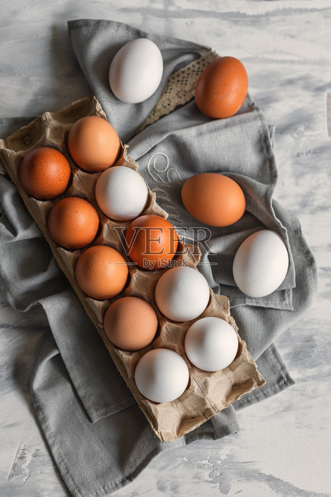 新鲜有机鸡蛋照片摄影图片