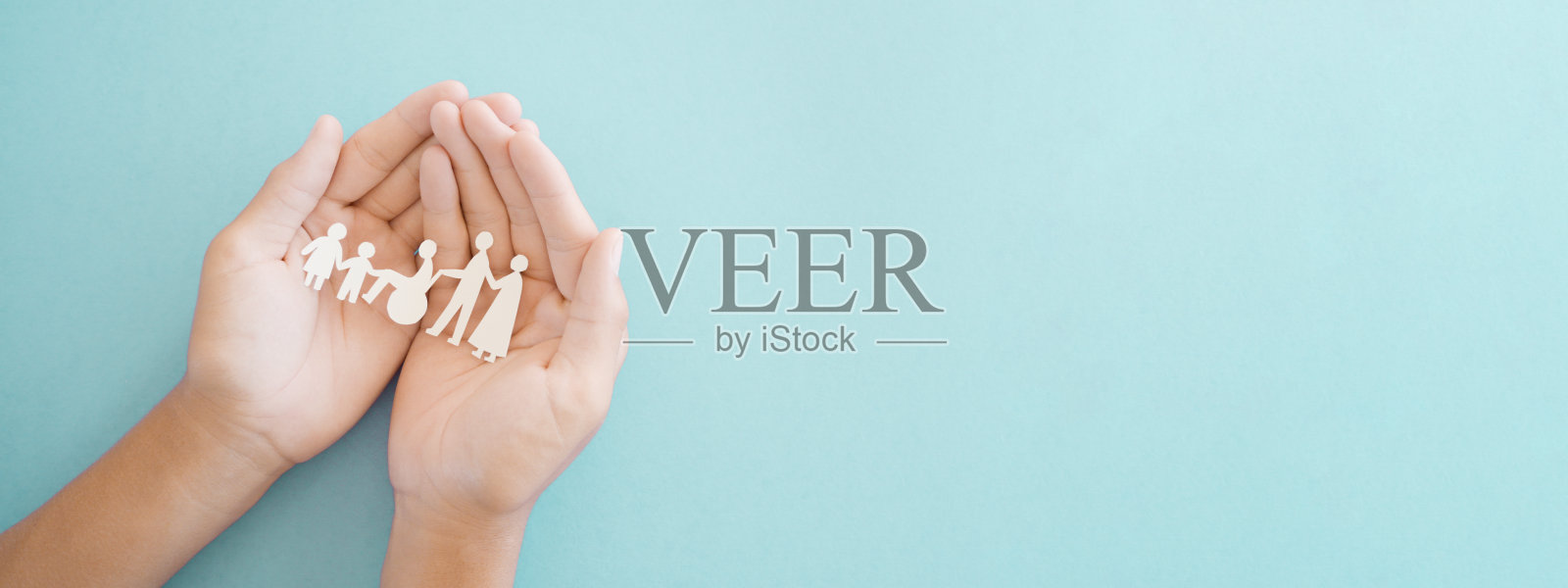 手牵手，多元家庭，快乐的护理人员和志愿者，残疾疗养院，康复和健康保险概念照片摄影图片