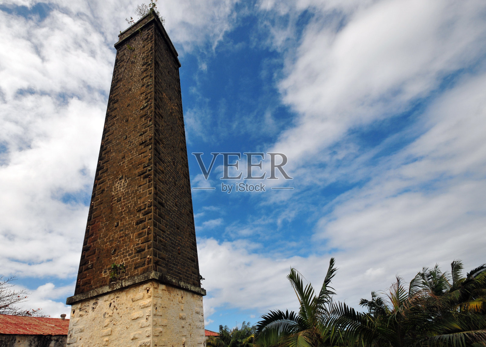 旧糖厂烟囱(19世纪)和sku, L' escaler，毛里求斯照片摄影图片