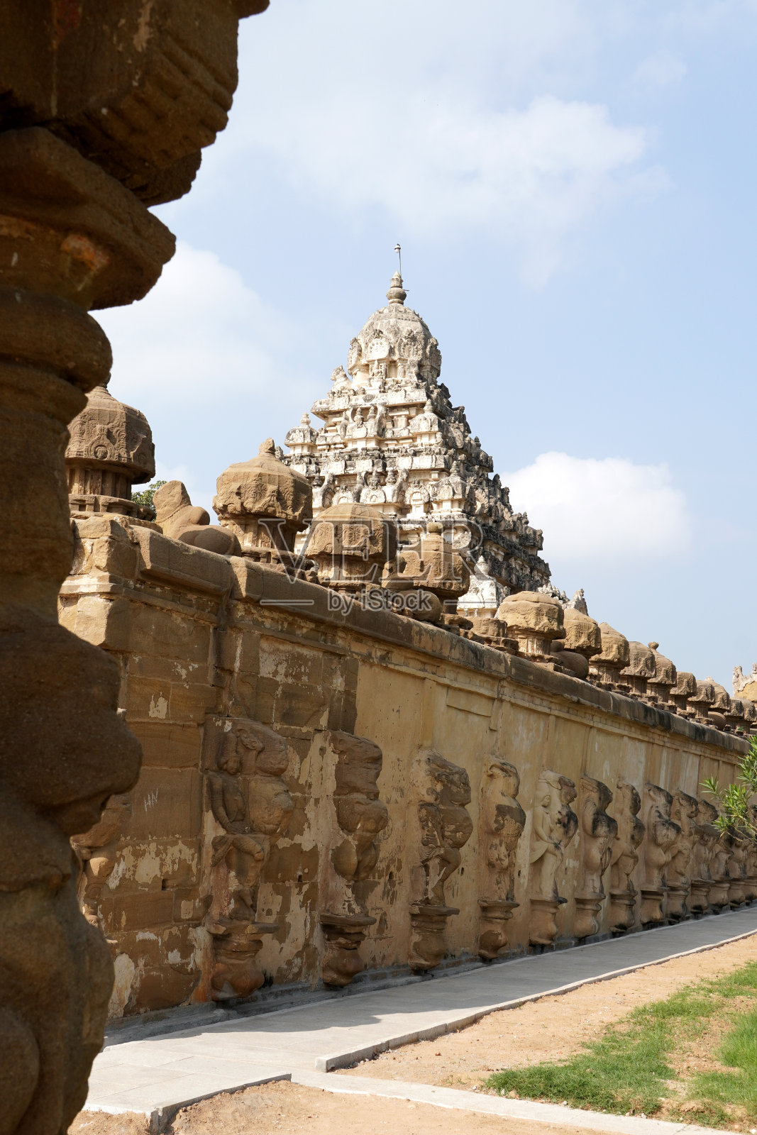 位于泰米尔纳德邦坎奇普兰的古坎奇Kailasanathar寺庙的塔。照片摄影图片