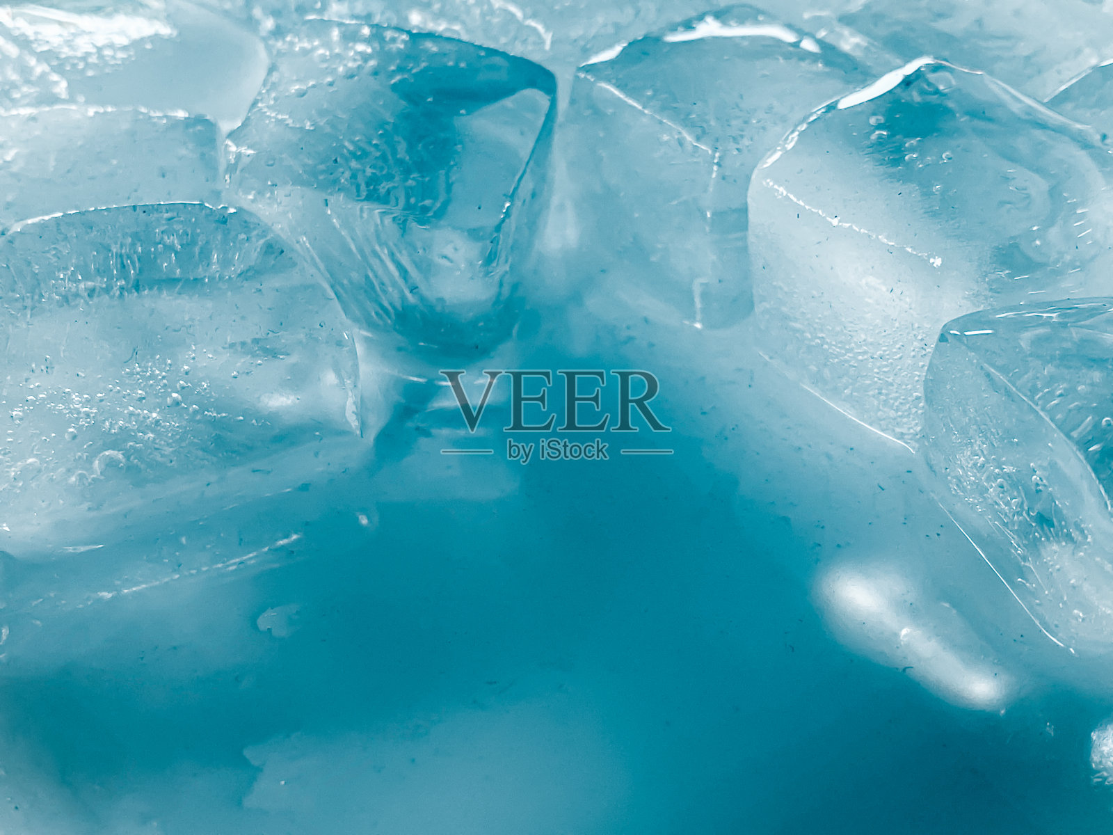 冰立方的背景，冰立方的纹理，冰立方的壁纸，冰帮助你感到精神焕发，从冰立方的冷水帮助水刷新你的生活和感觉良好。冰饮料的点心业务照片摄影图片