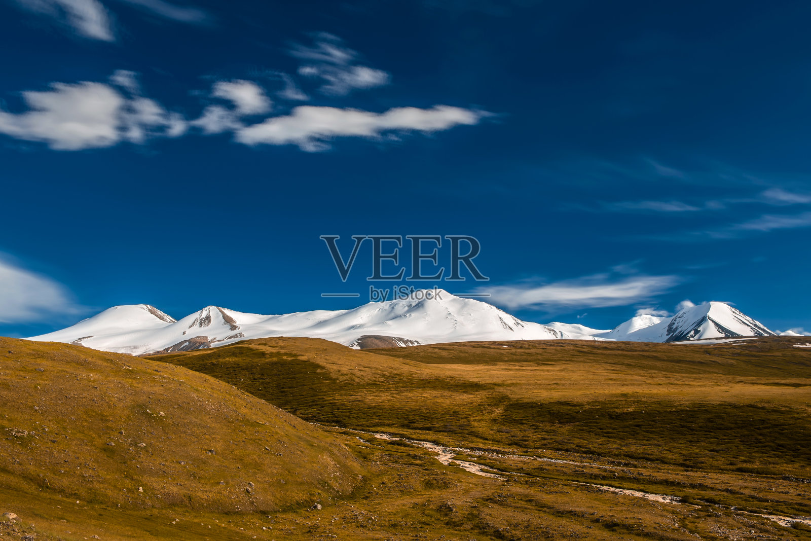 雪白的雪山照片摄影图片