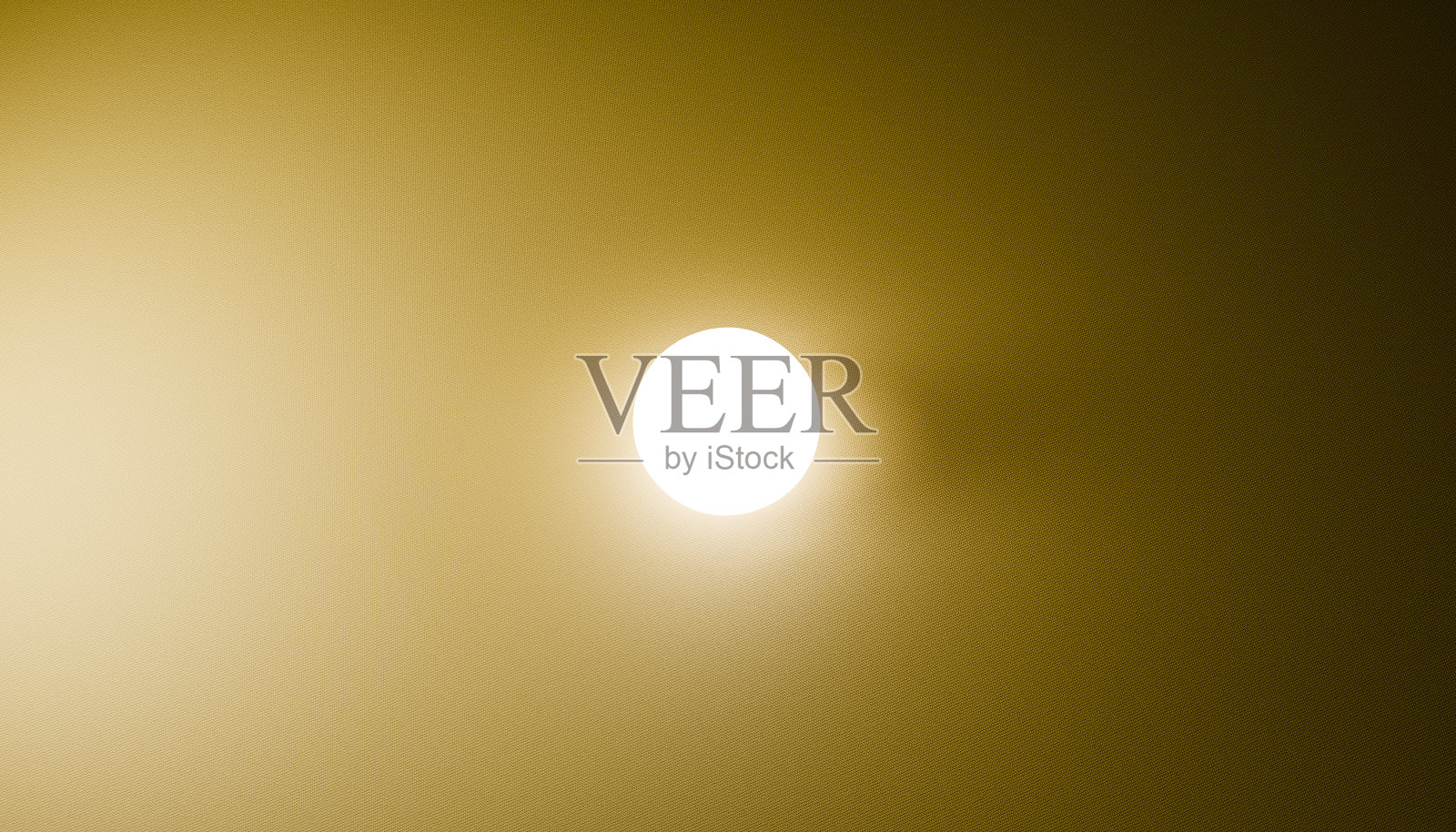 正面的一个明亮的聚光灯球与深棕色背景的三维图像插画图片素材