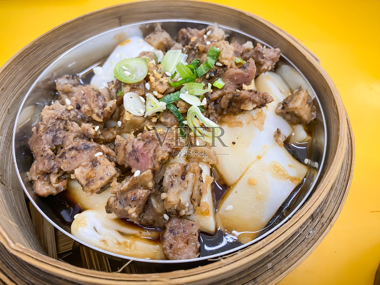 米粉卷，又称蒸米粉卷和张fun。辞丛范。吃蒸饺子点心。正宗的典型中国菜。照片摄影图片