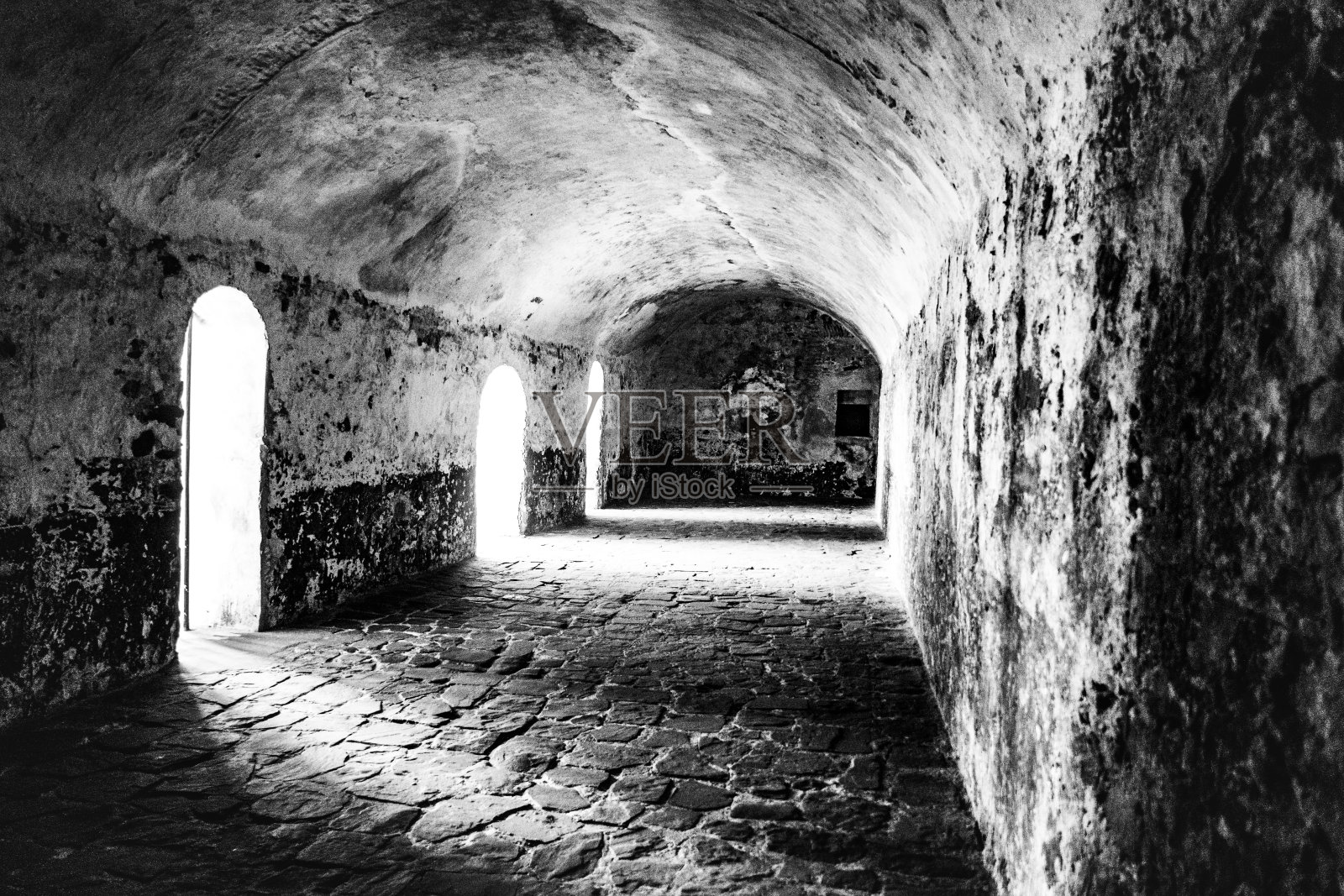 埃尔米纳城堡的风景，加纳，非洲，黑白照片摄影图片