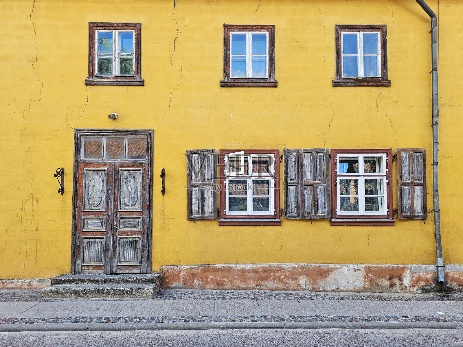 库尔迪加典型的拉脱维亚房子照片摄影图片