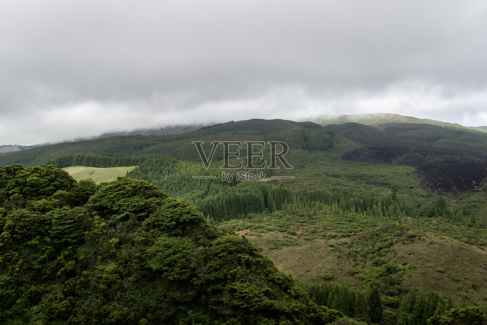 特塞拉岛米斯特里奥斯内格罗斯小径的火山景观照片摄影图片