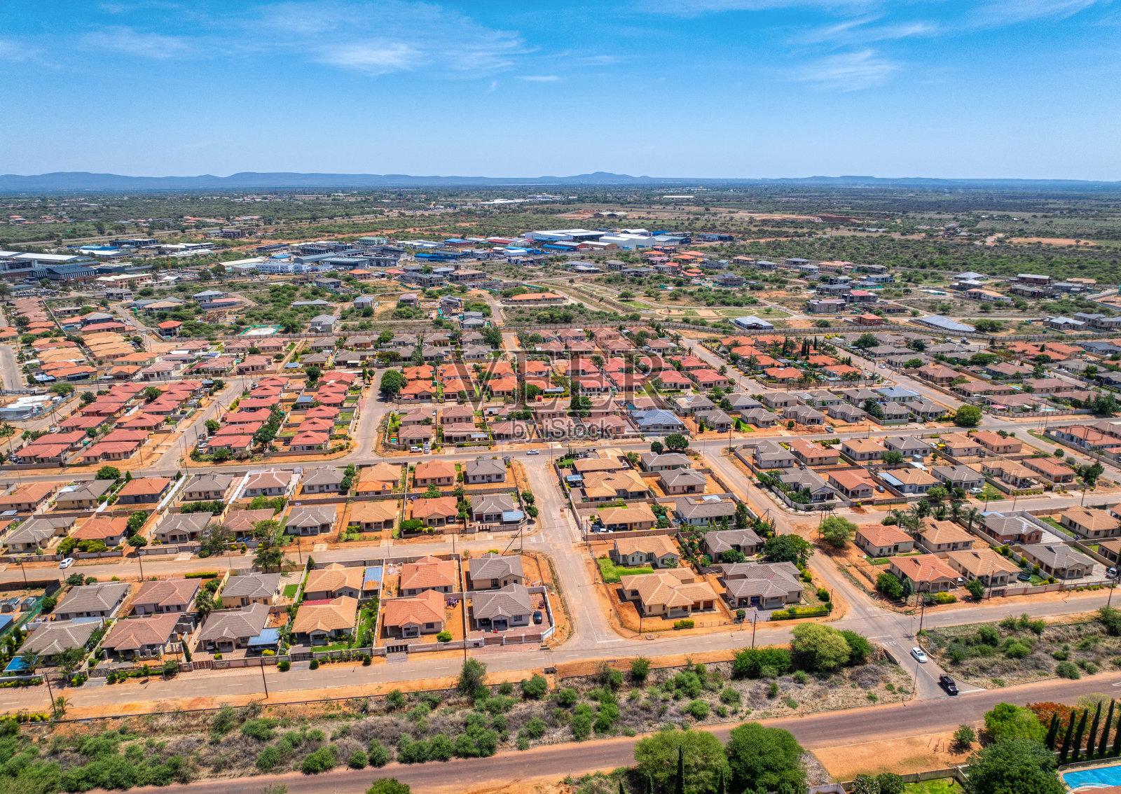 鸟瞰图，Phakalane是博茨瓦纳的一个郊区，距离首都哈博罗内几公里，是一个商业和住宅区，在过去的几年里经历了显著的增长和发展照片摄影图片
