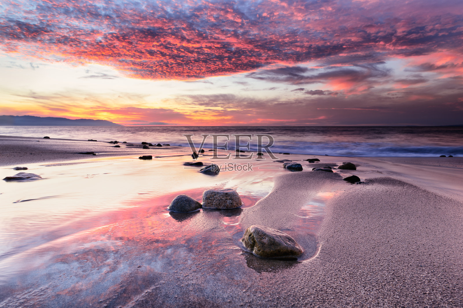 日落海滩海洋海景美丽的热带海滨反射景观日出风景照片摄影图片