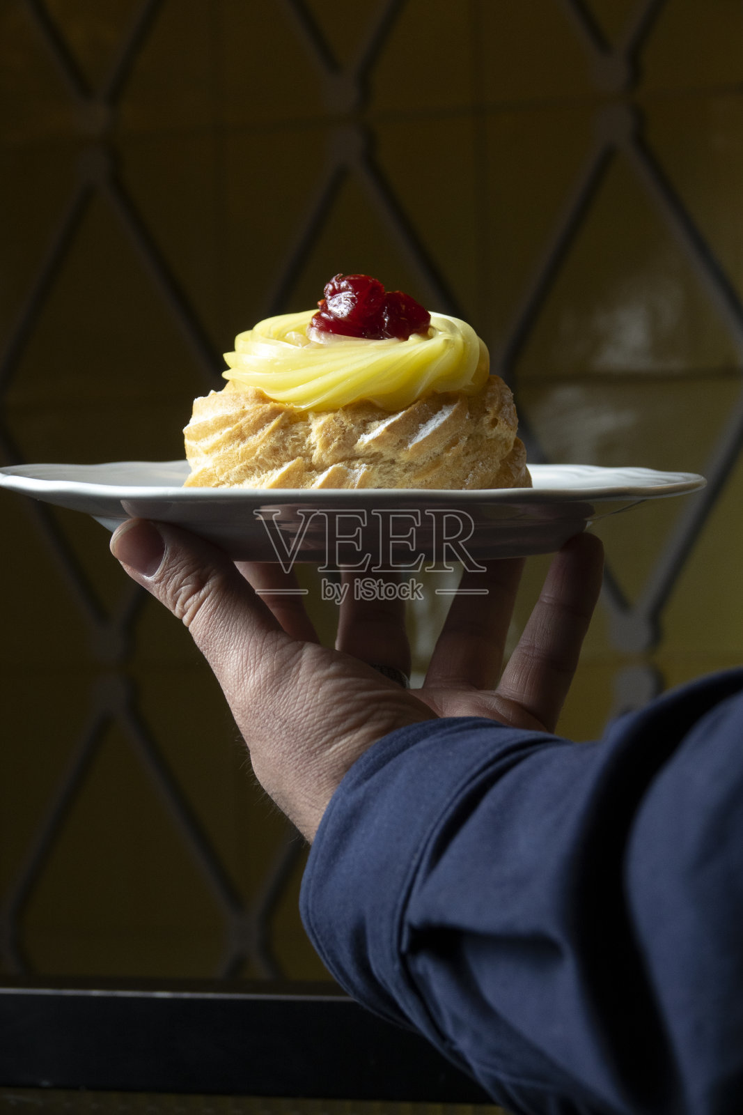 经典的那不勒斯甜点照片摄影图片