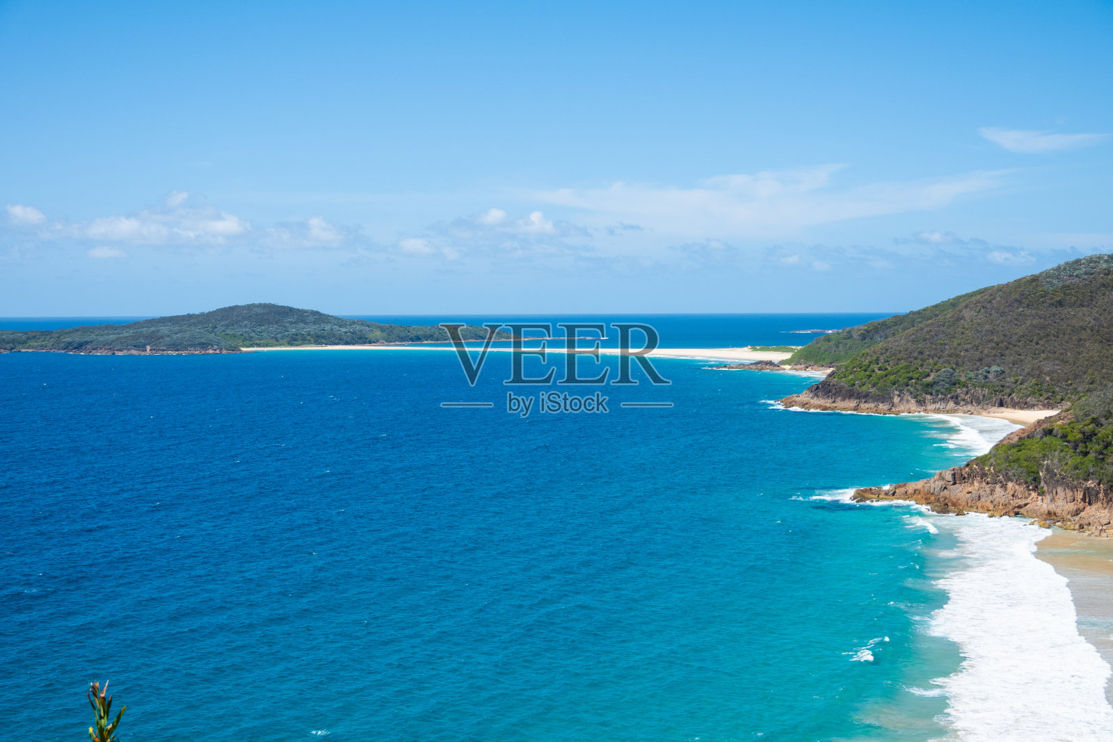 从纳尔逊湾的托玛里可以看到芬格尔岛和著名的沙洲照片摄影图片