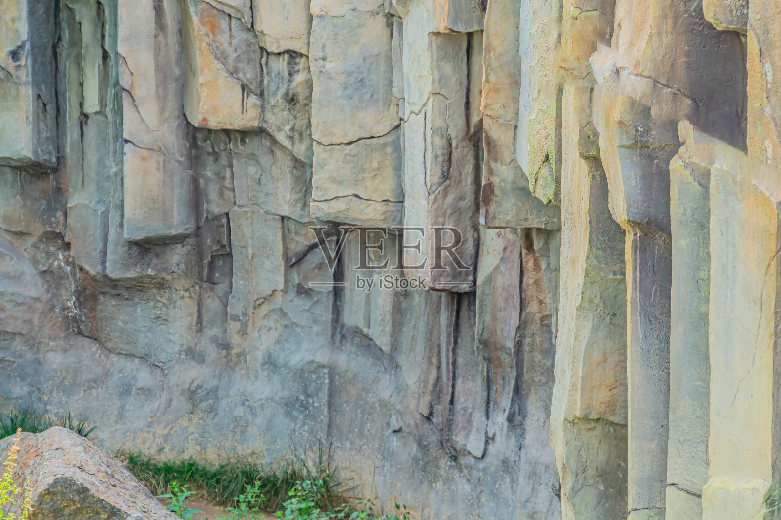 特写表面砖图案在老石砖墙纹理背景在黑白色调照片摄影图片