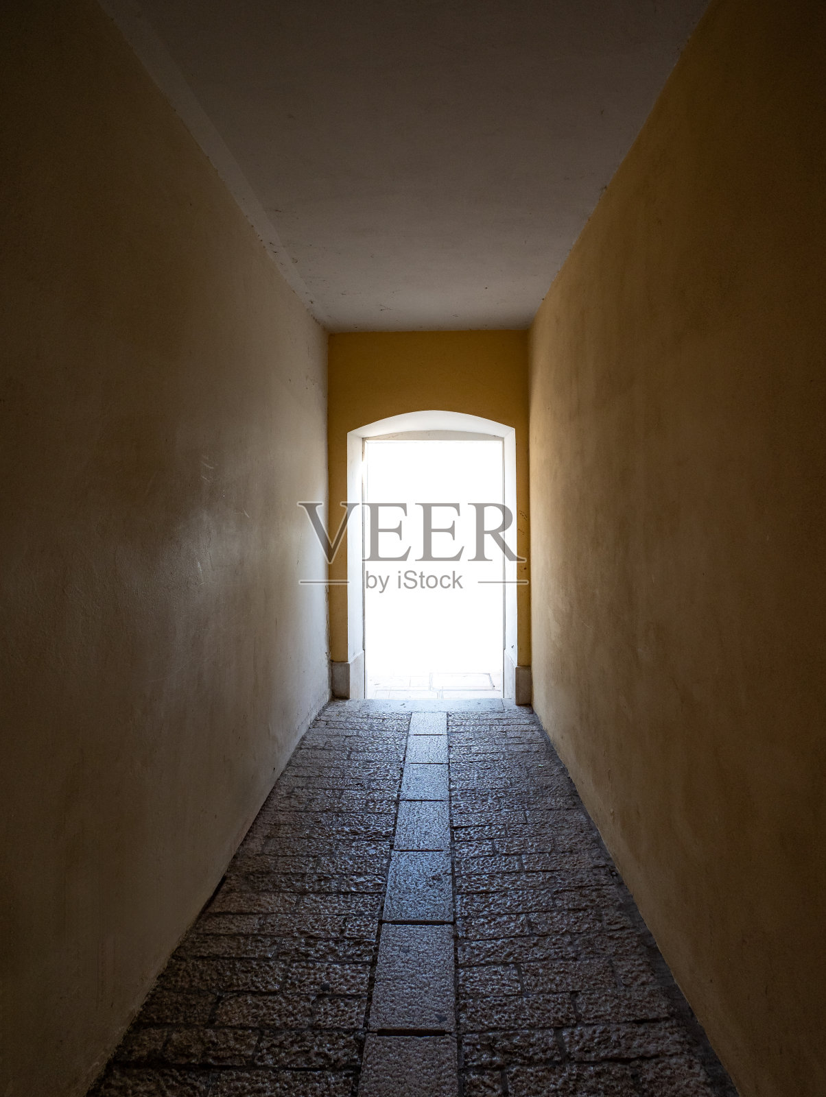 这条通道是古老的城市Porec照片摄影图片