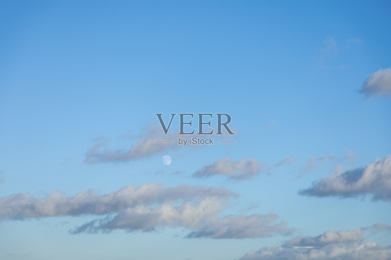 蓝天，白云和太阳照片摄影图片