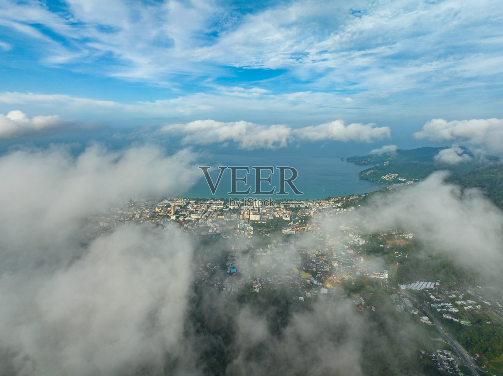 城市上空的云层照片摄影图片