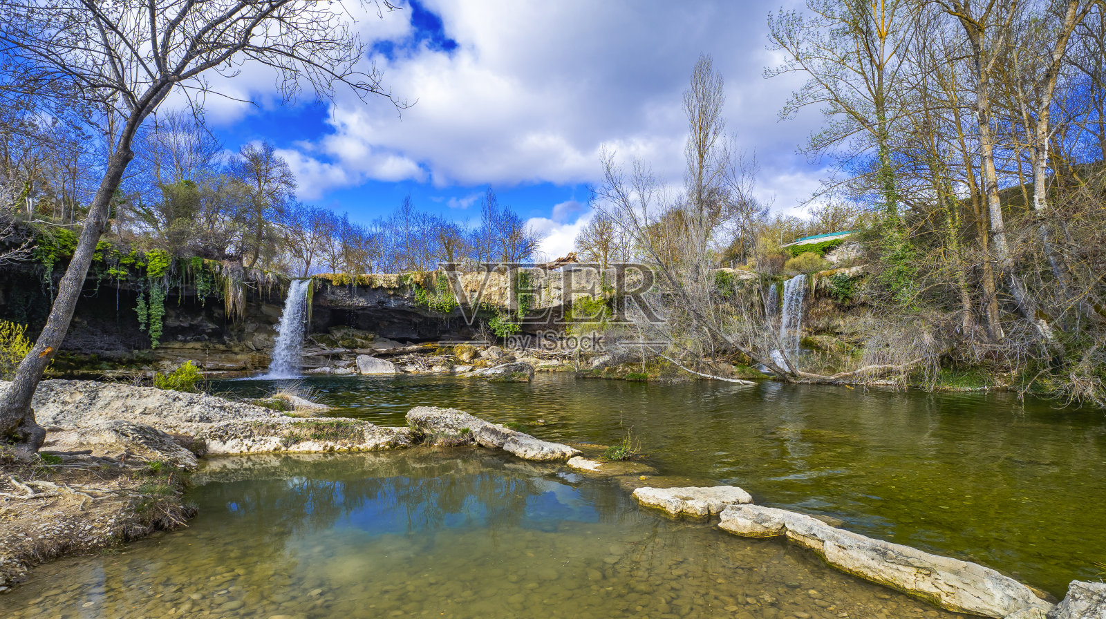 赫里亚河瀑布，佩德罗萨德托巴利纳，西班牙照片摄影图片
