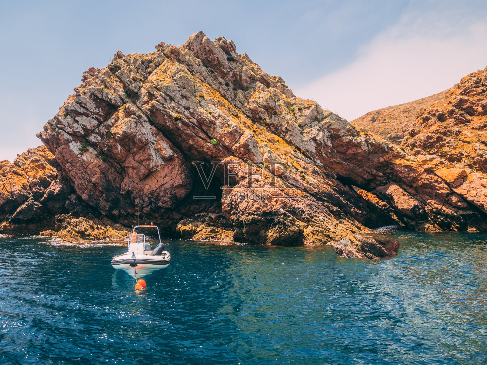 伯伦加格兰德岛崎岖的海岸照片摄影图片