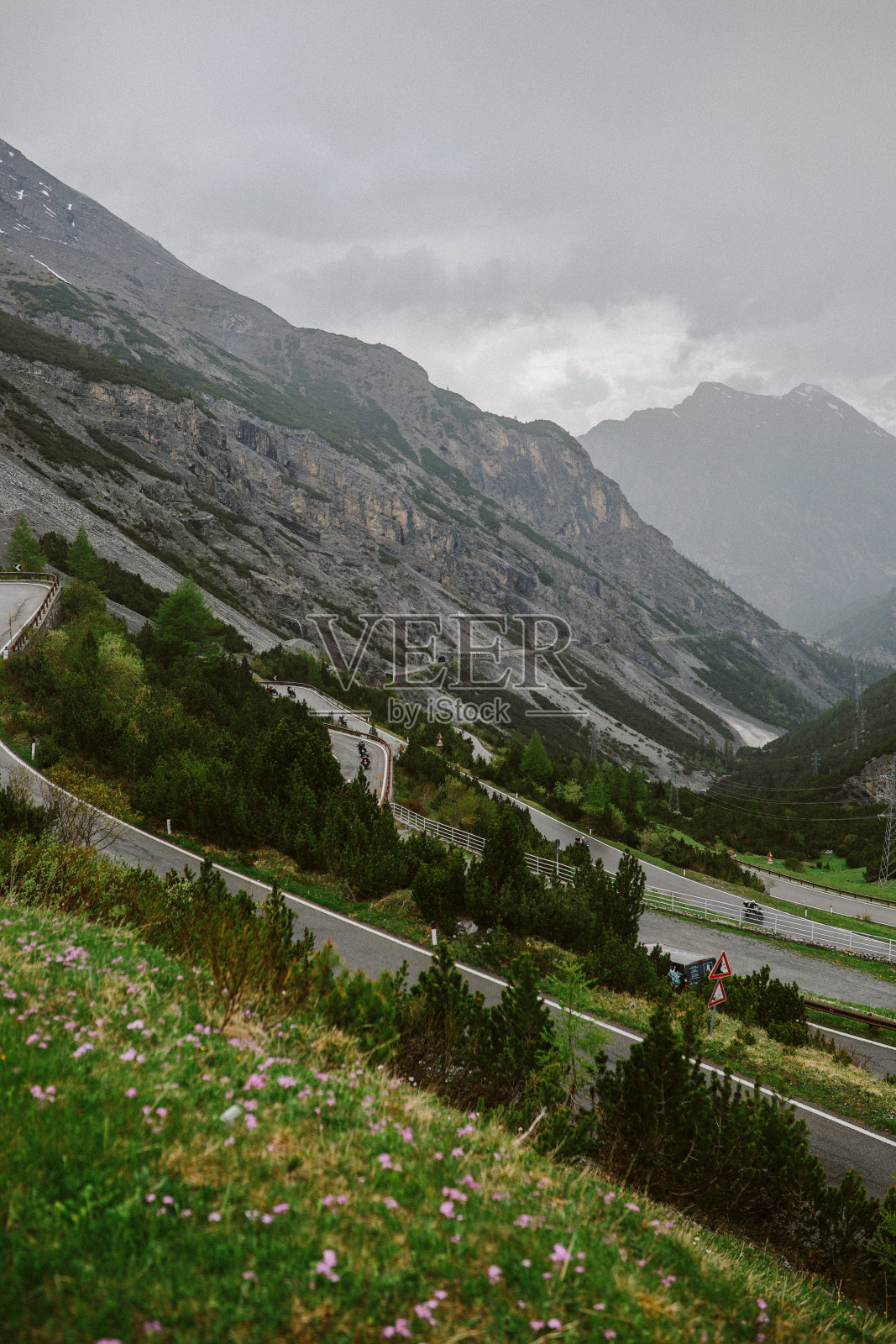 意大利阿尔卑斯山的斯特尔维奥山口照片摄影图片