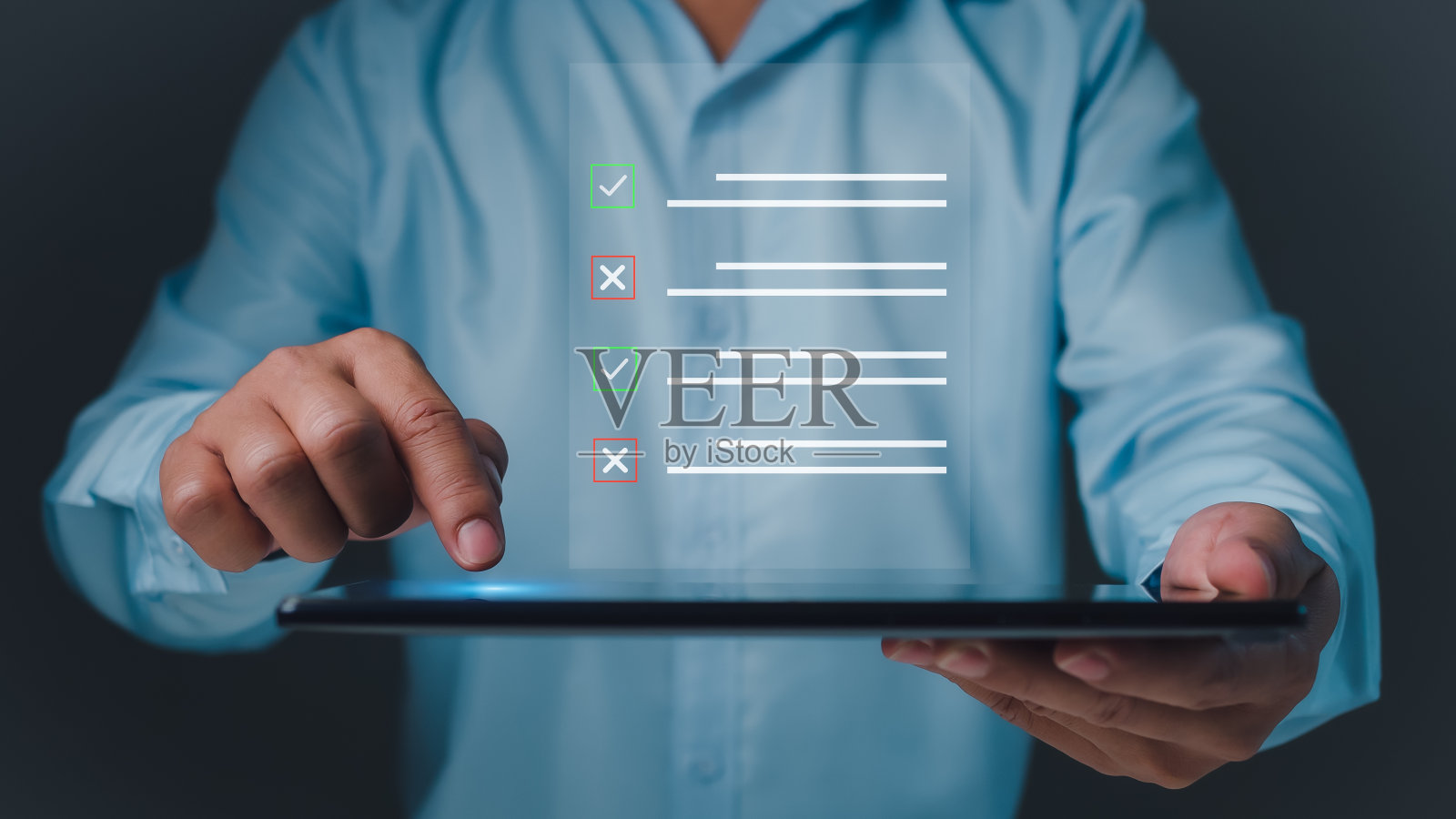 检查表和填写在线调查表格。文件管理系统DMS。质量控制和准确性检查，商家使用平板电脑在线调查填写，企业绩效监控。照片摄影图片