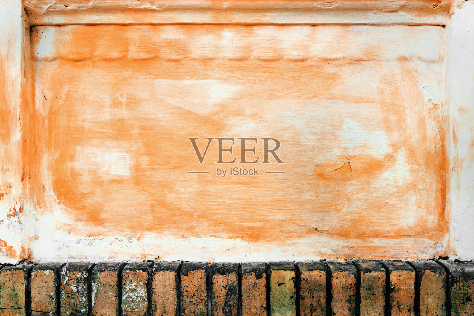 在桃色的绒毛上画上垃圾的纹理，旧的墙面作为背景照片摄影图片