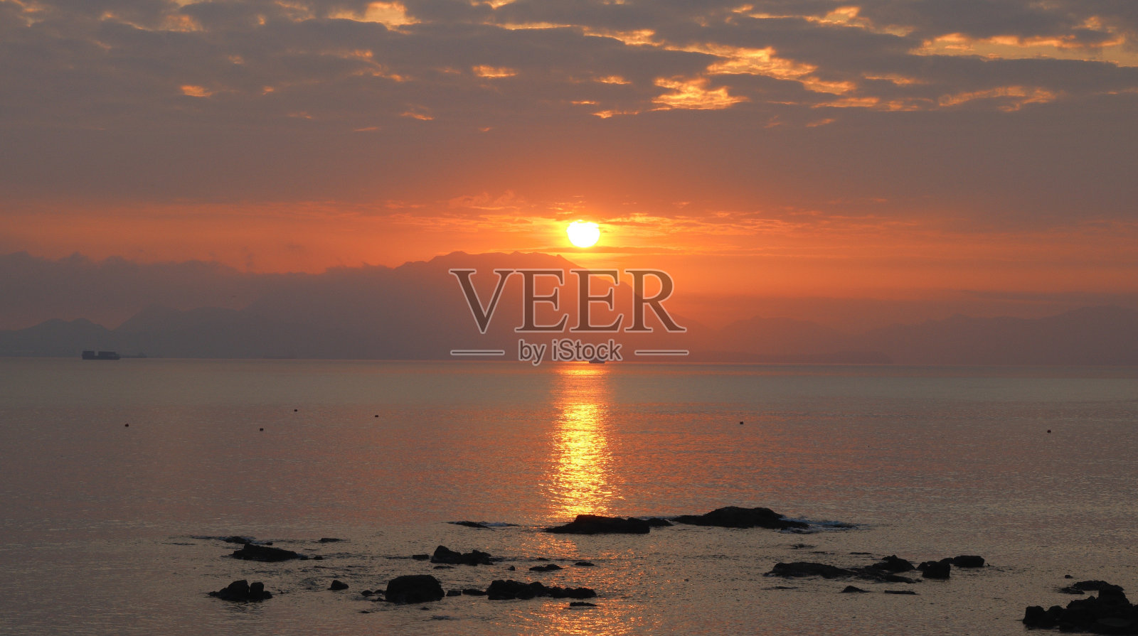 海上的日出照片摄影图片