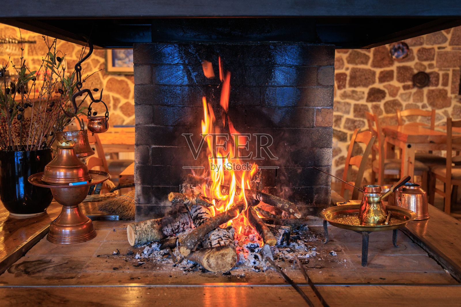 古老的中世纪石制壁炉照片摄影图片